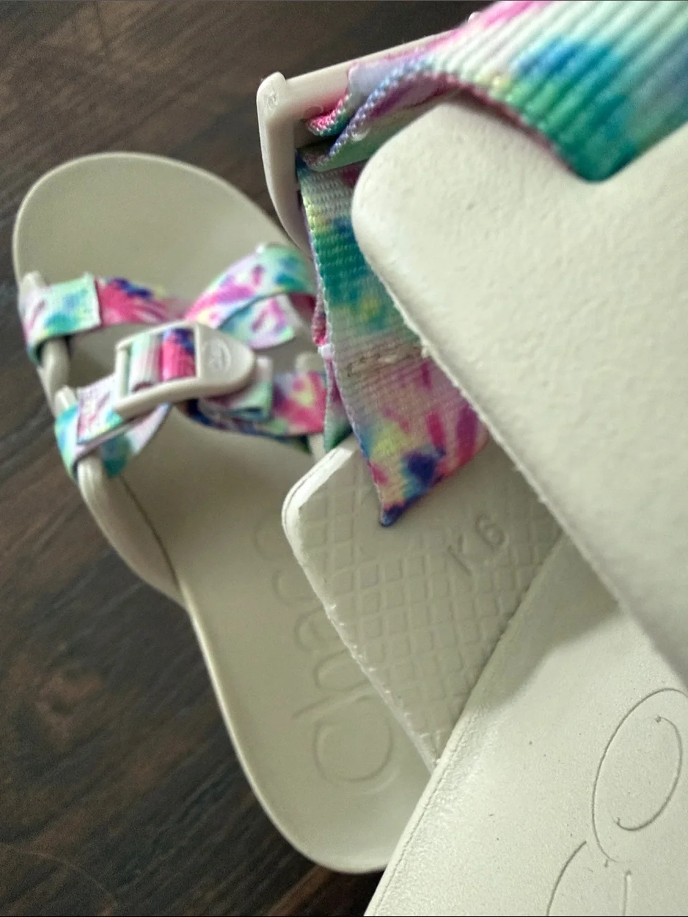 Chaco Kid’s Beige Slide Sandals with Multicolor Tie-Dye Straps | Size 6